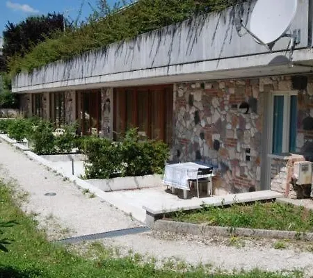 Familienfreundliches Mit Garten Apartment Desenzano del Garda