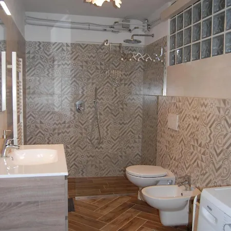 Familienfreundliches Mit Garten Apartment Desenzano del Garda